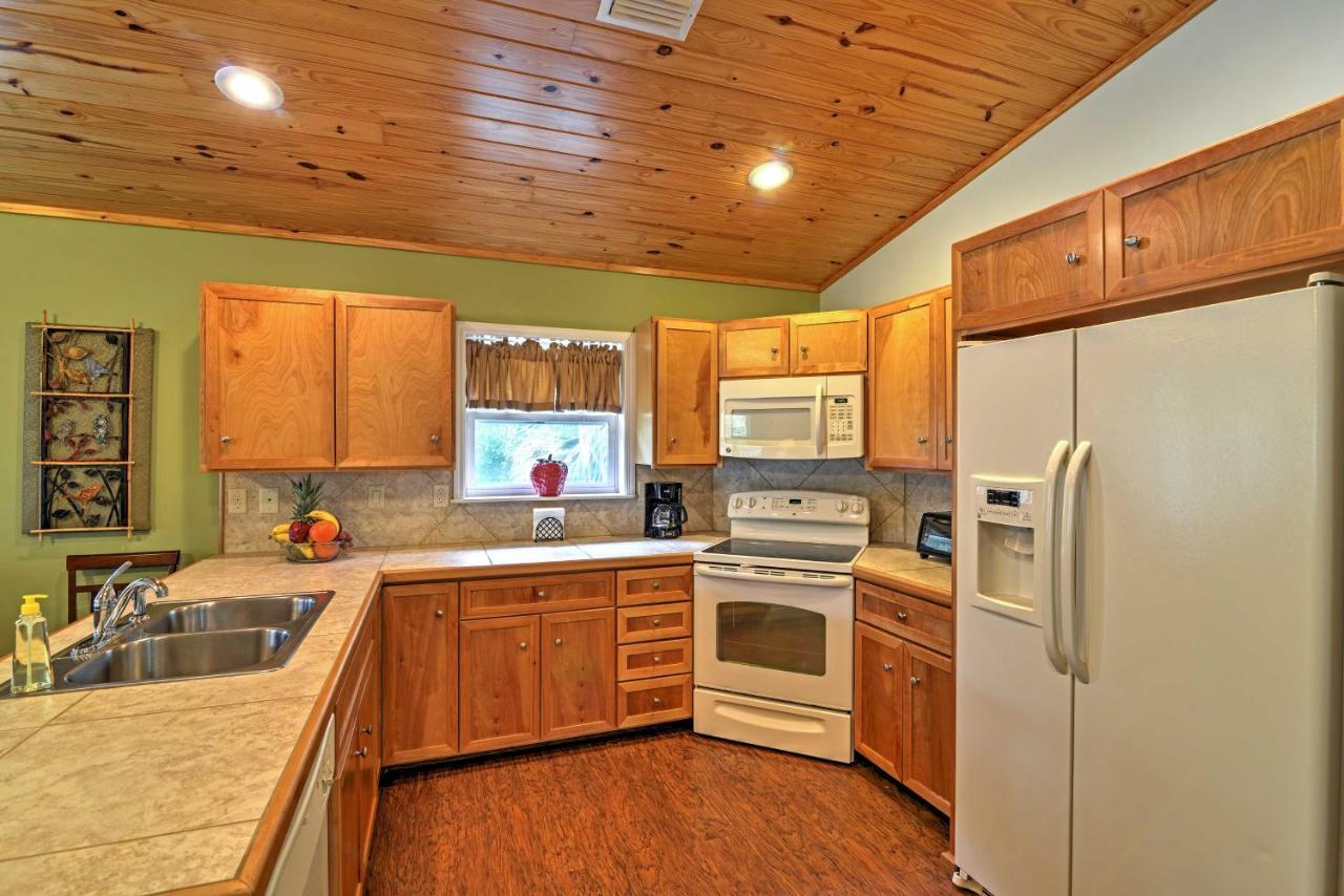 Crystal River Cottage On 1 Acre With Deck And Porch! Yankeetown Exterior photo