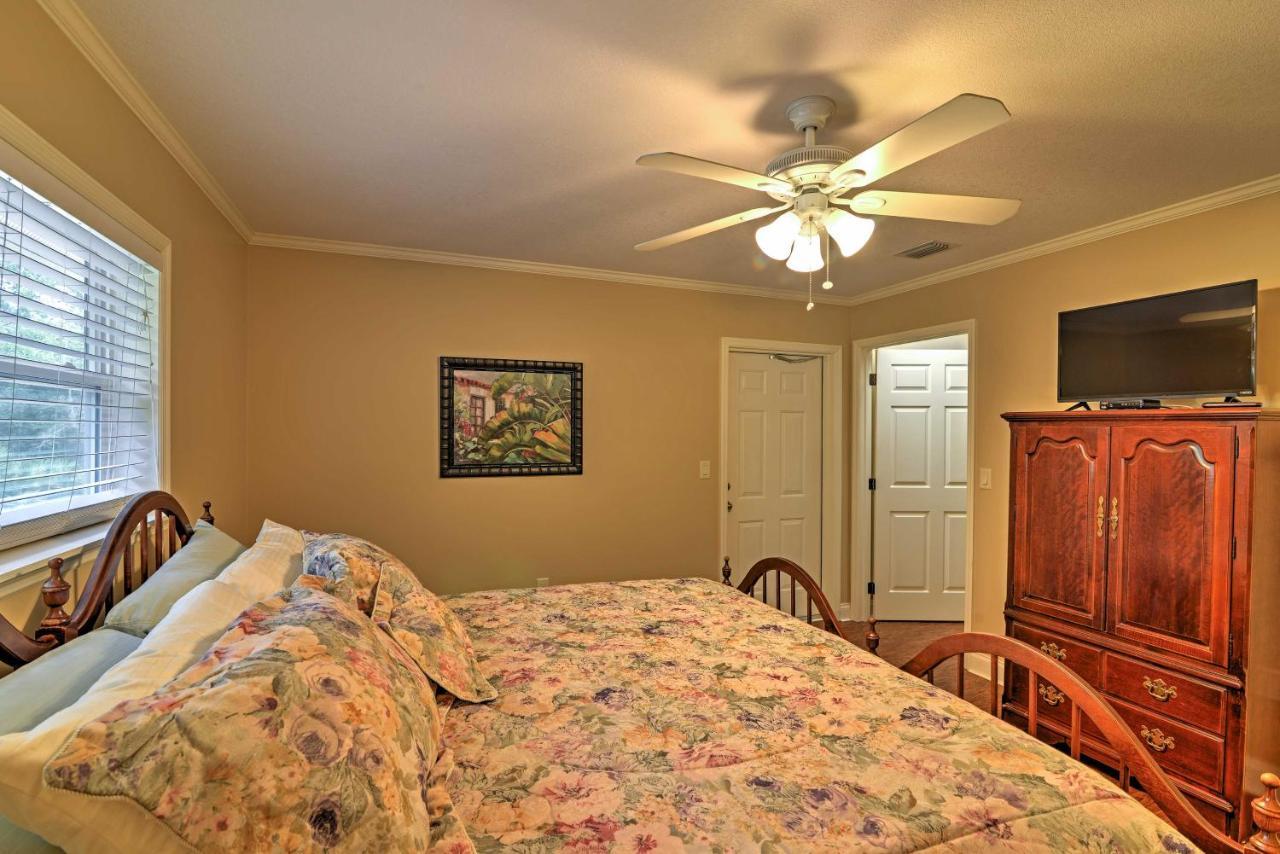 Crystal River Cottage On 1 Acre With Deck And Porch! Yankeetown Exterior photo